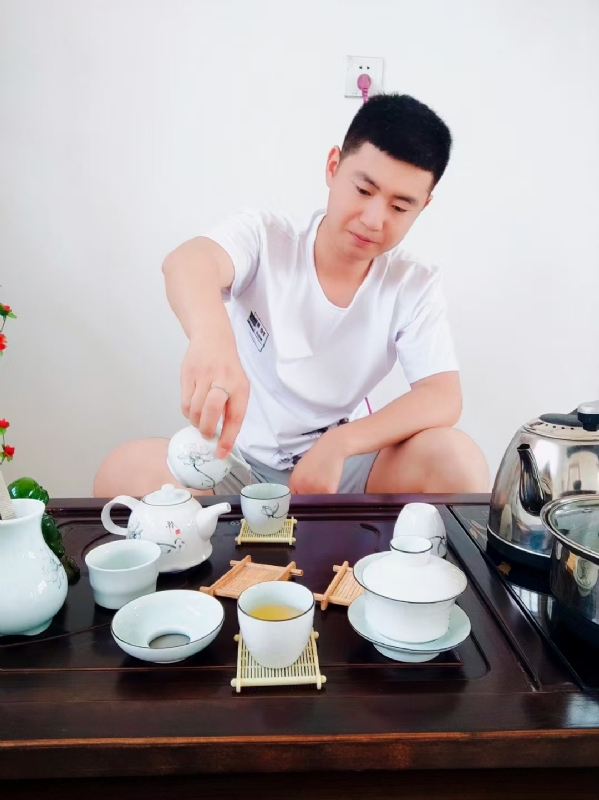 日月的第二张照片--河北王婆说媒